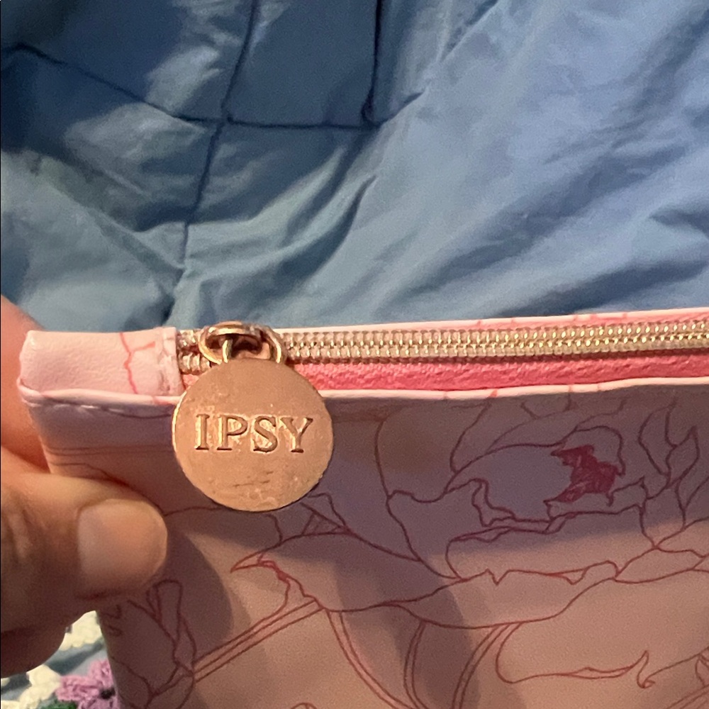 Ipsy Pink Floral Vinyl Zipper Pouch - Picture 3 of 4